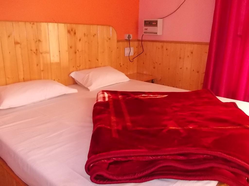 Himgiri Resort Nagchala Buitenkant foto